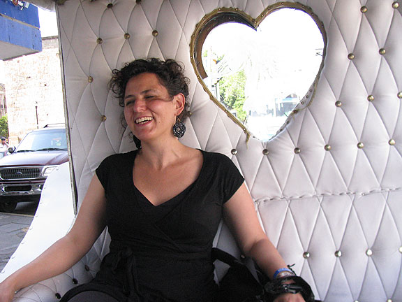 adri-enjoying-the-ride_3564