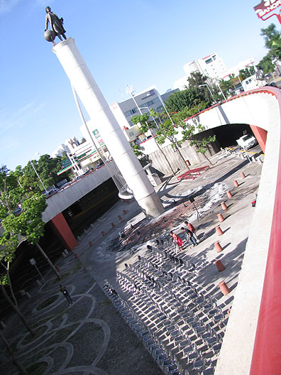 angled-view-of-plaza-two-hours-before_3464