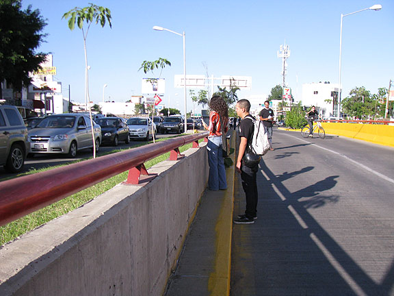 traffic-diverted-from-tunnel_3472