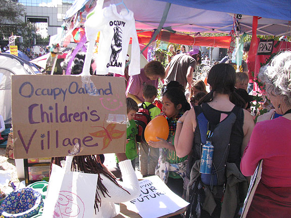 occupy-oakland-childrens-village_4697