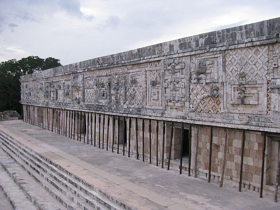 uxmal-ornate-wall_5346