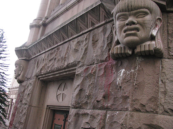 indianheads-on-cathedral_5984