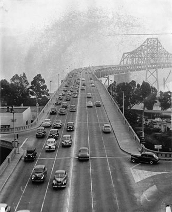 bw_6-lanes-on-bay-bridge-1946-AAD-2274