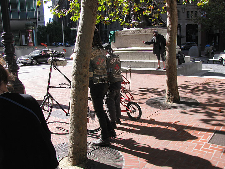 Art-Freak-Bike-Ride_Sept-23-2012_Black-Label-at-Mechanics-Monument_0327