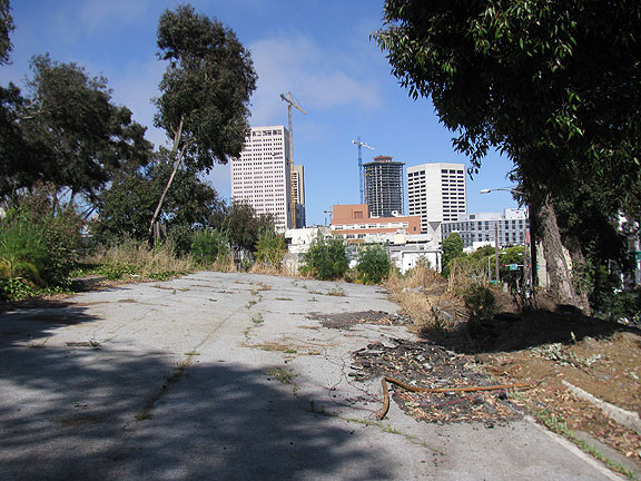 The Oak Street onramp, still pointing into the void, a void now quickly filling with the new apartment construction booming in the Civic Center area.