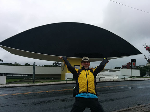 I was just arriving at the Oscar Neimayer Museum and a guy I didn't know jumped out of his car and offered to take my photo. He had seen me speak and knew my name!