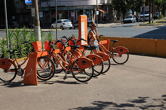 This is the public bike system in Porto Alegre and other Brazilian cities, funded by the big bank Itaú.