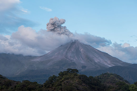 A good-sized fumarola started rolling up out of the mountain and we heard the deep "pop" of the explosion.